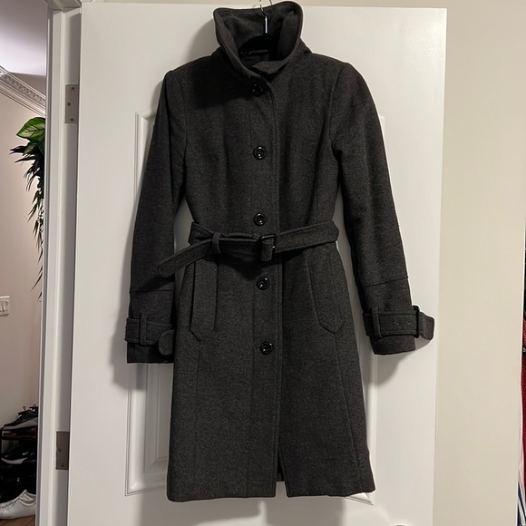 Woman’s Mid Length Wool Coat - Picture 1 of 6